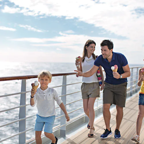 Familia a bordo de Costa Cruceros